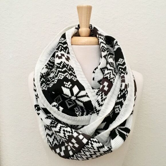 Evelyn K Nordic Print Sweater Knit Infinity Scarf, NEW - Picture 1 of 5